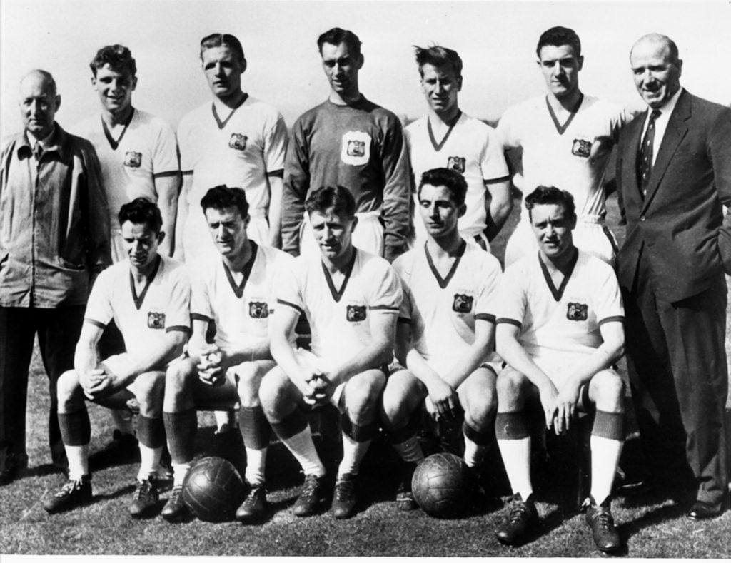 Tom Curry, Duncan Edwards, Mark Jones, Ray Wood, Bobby Charlton, Bill Foulkes, Matt Busby. Front row: John Berry, Bill Whelan, Roger Byrne, David P...