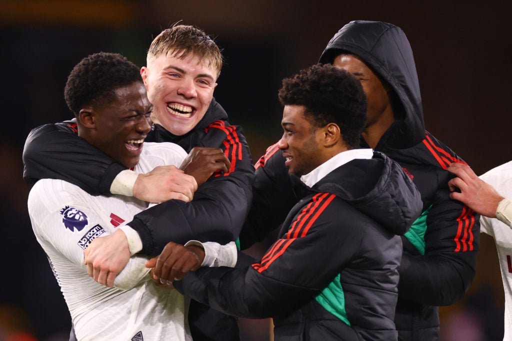 Kobbie Mainoo of Manchester United celebrates with Amad Diallo, Rasmus Hoejlund, Marcus Rashford at full time during the Premier League match betwe...