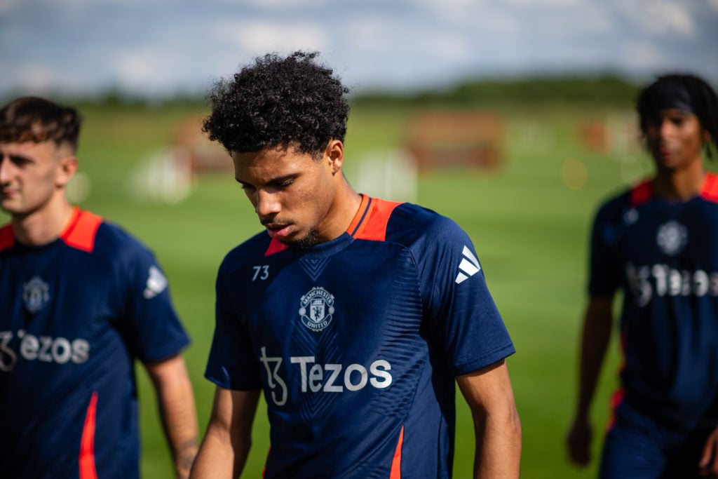 Ethan Williams signs professional deal with Manchester United, he’s one to watch